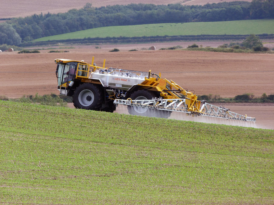 Farm sprayer